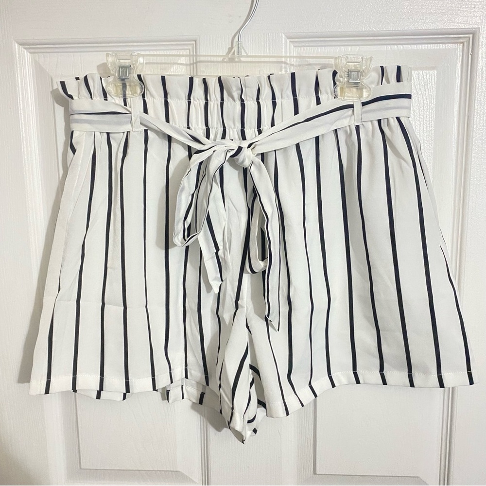 Shein White Black Striped Paper Bag Tie High Waist Lined Pull-On Shorts-0XL-14